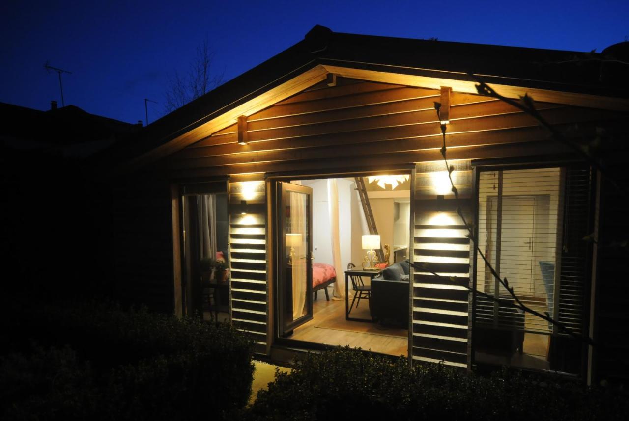 The Cabin Cheltenham Exterior photo